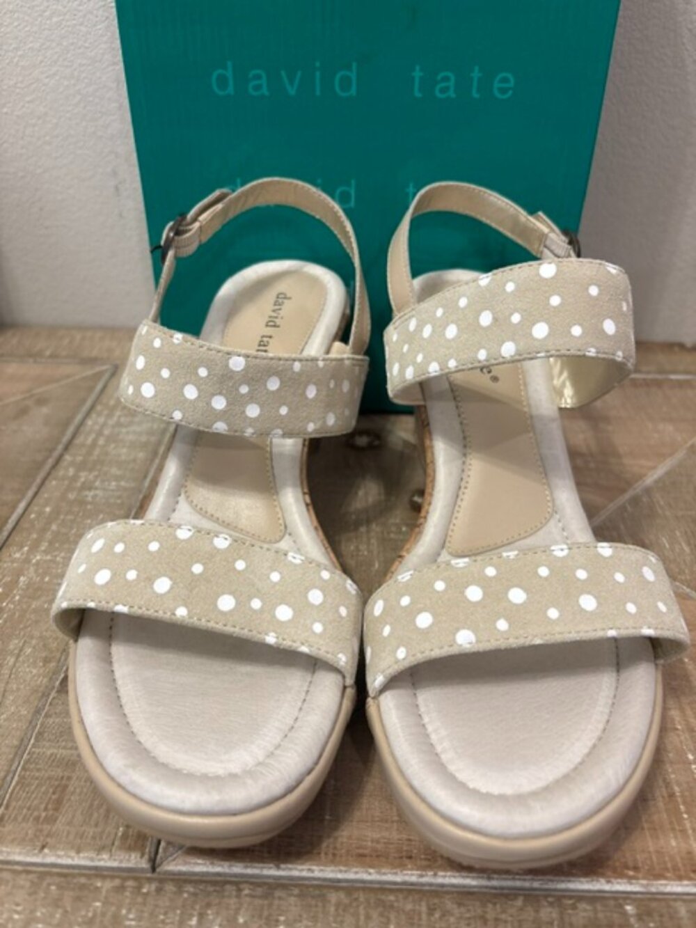 David Tate Rome Womens Beige Wide Leather Hook & Loop Wedge Sandals